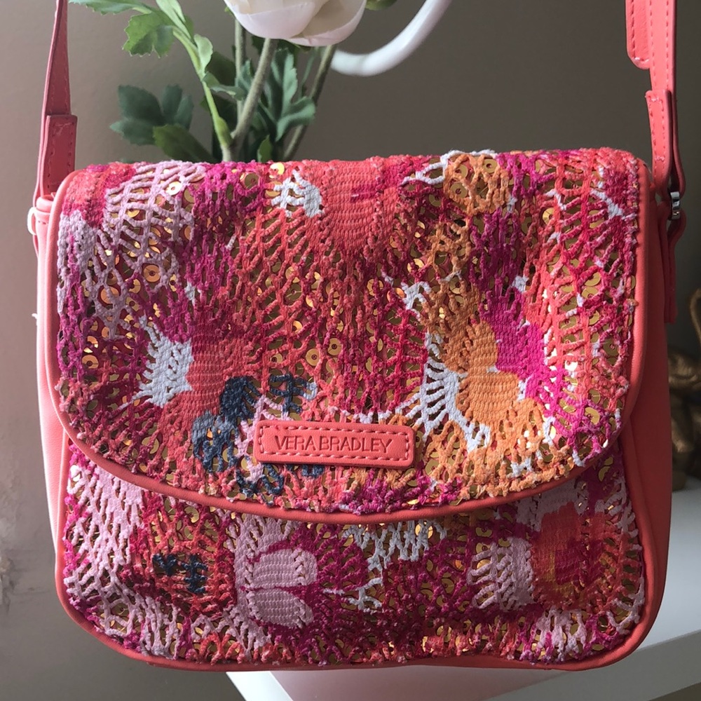 VERA BRADLEY CROSSBODY.